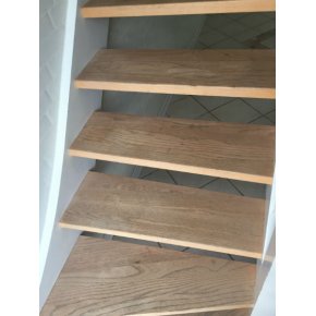 Her ses trappen fr afslibningen og efterbehandlingen.