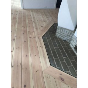 Det f�rdige resultat. Douglas gulv m. bort afslebet og efterbehandlet m. 2x hvidpigmenteret s�be.