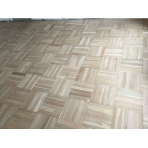 Egetrs fletparket gulv afslebet og efterbehandlet m. 2x lak