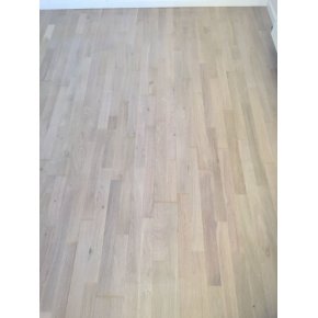 Her ses det frdige resultat efter afslibningen og efterbehandlingen 1x lud og 2x lak.