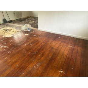 Ferniseret fyrretrsplanker