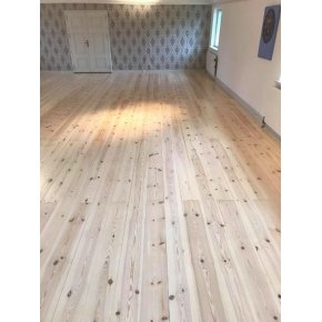 Det frdige resultat efter afslibningen og efterbehandlingen 1x lud & 3x mat lak.