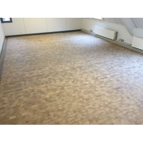 Her mangler vi blot at slibe kanter, skrabe hjrner og slibe med quattro.