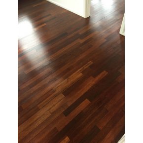 De 2 kontorer har fet n gang plejeolie og fremstr nu igen med varme og gld.